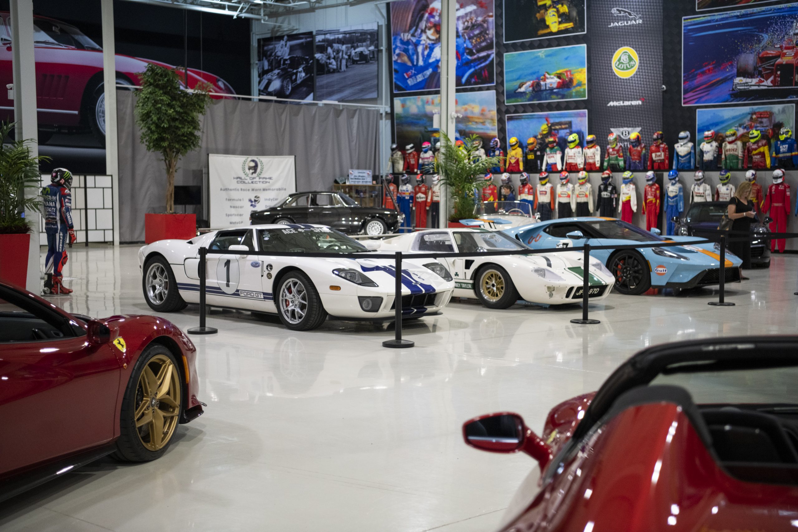 Ontario garage condos with social club amenities